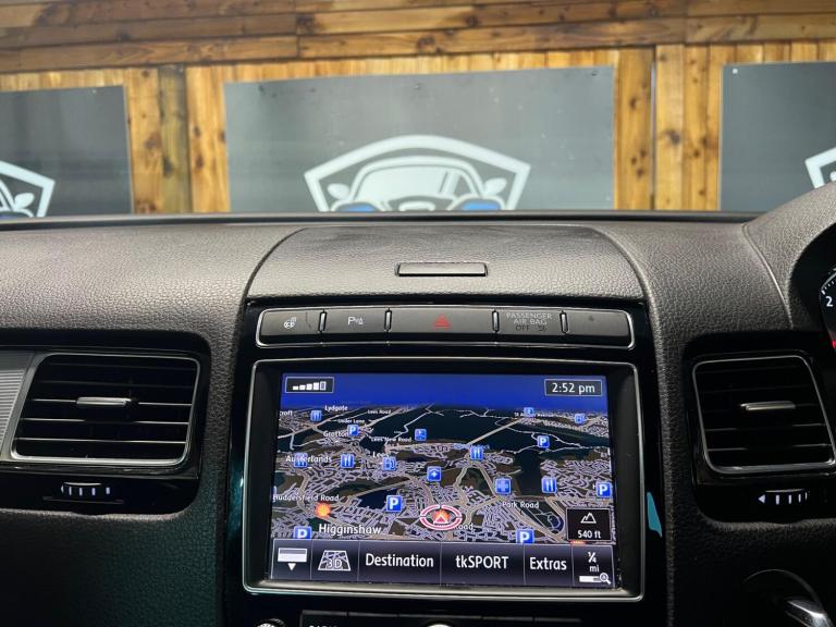 2017 Volkswagen Touareg 3.0 TDI V6 BlueMotion Tech R-Line Tiptronic 4WD Euro 6 (s/s) 5dr ESTATE D...