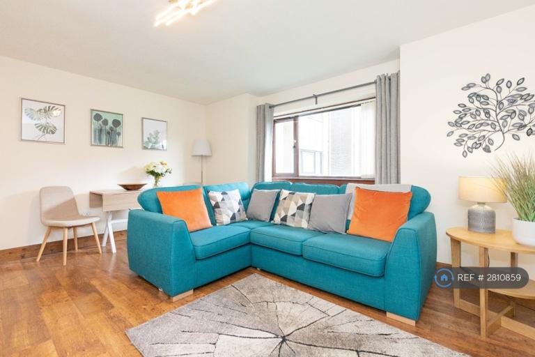2 bedroom flat in Allanfield, Edinburgh, EH7 (2 bed) (#2810859)