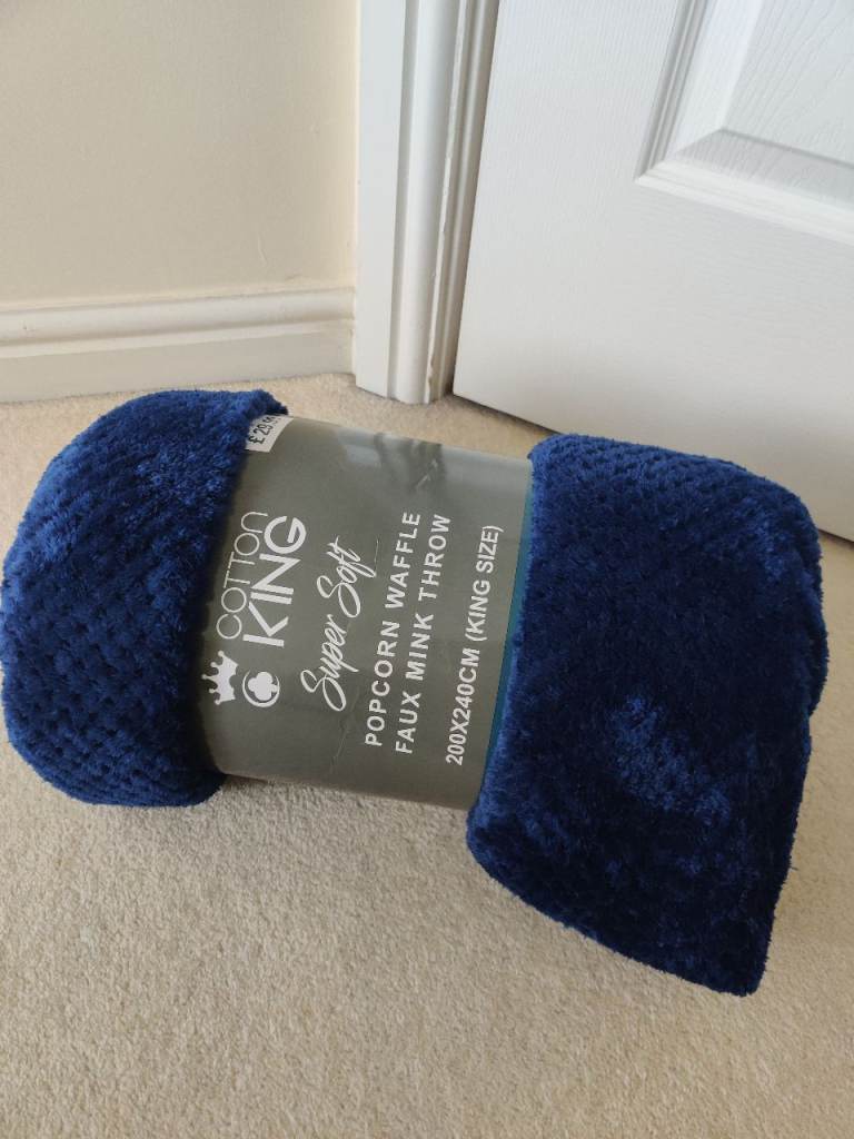 Large king size navy super soft, popcorn waffle blanket, bed, sofa throw.