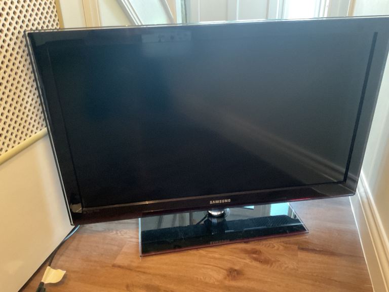 image for SAMSUNG LCD TELEVISION 