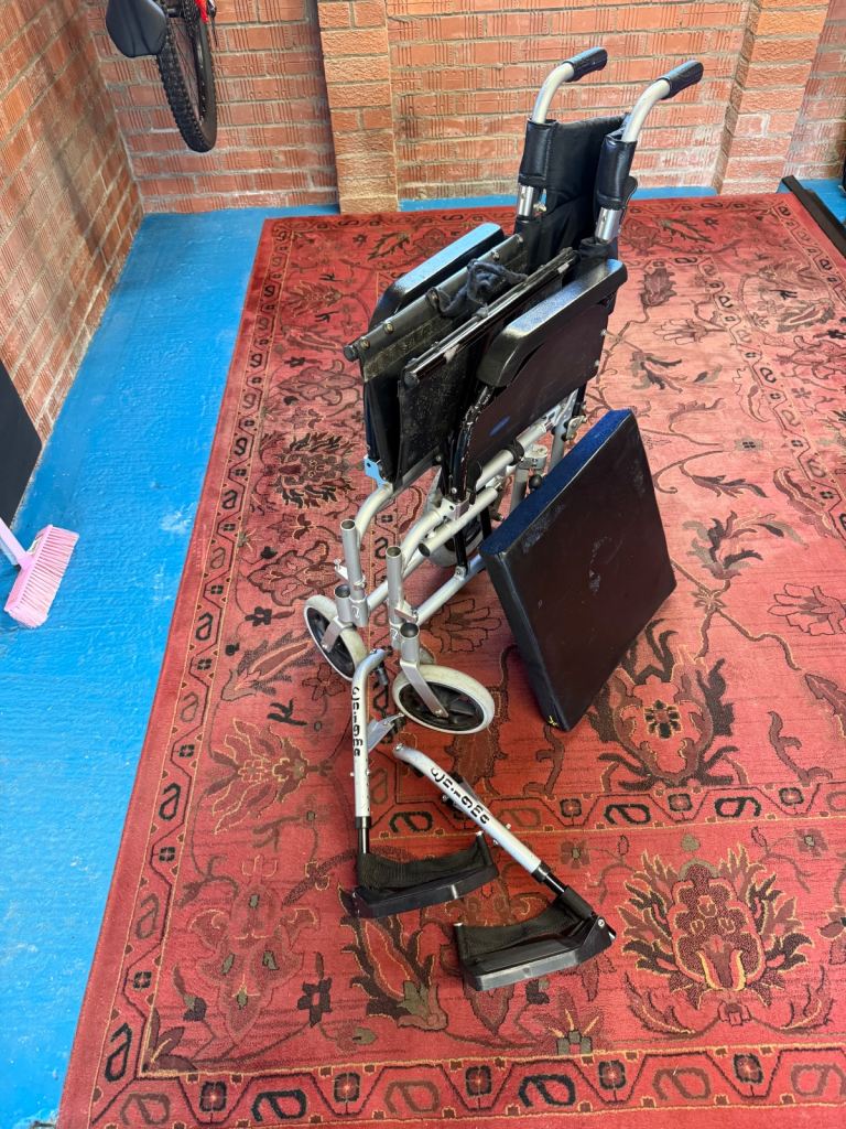 WHEEL CHAIR