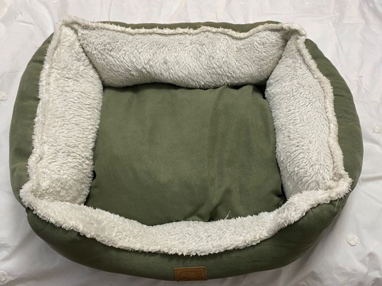 Medium dog bed 