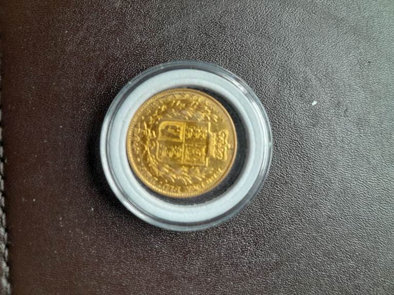 Full Gold sovereign 