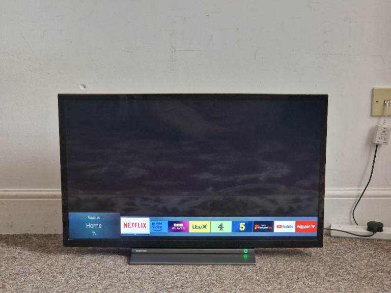 Toshiba Smart TV Full HD Freeview Led 32-inch for sale 