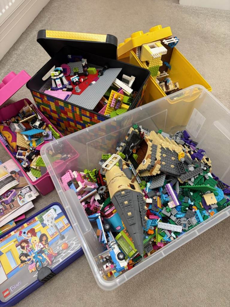 Job Lot of Lego, Various kits, mostly Lego Friends. Many manuals. Ex. Cond.