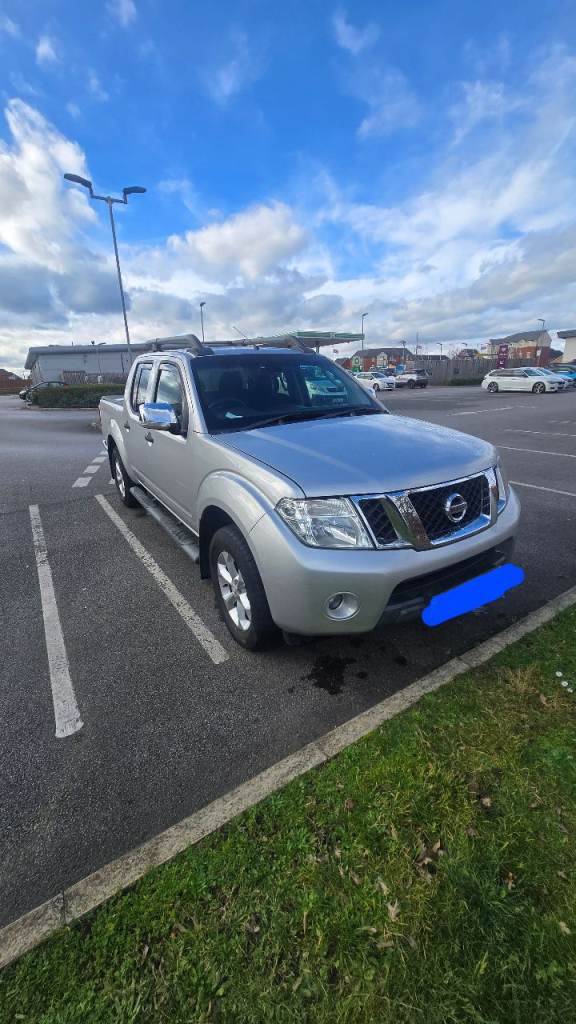 Nissan navara tekna 2013 