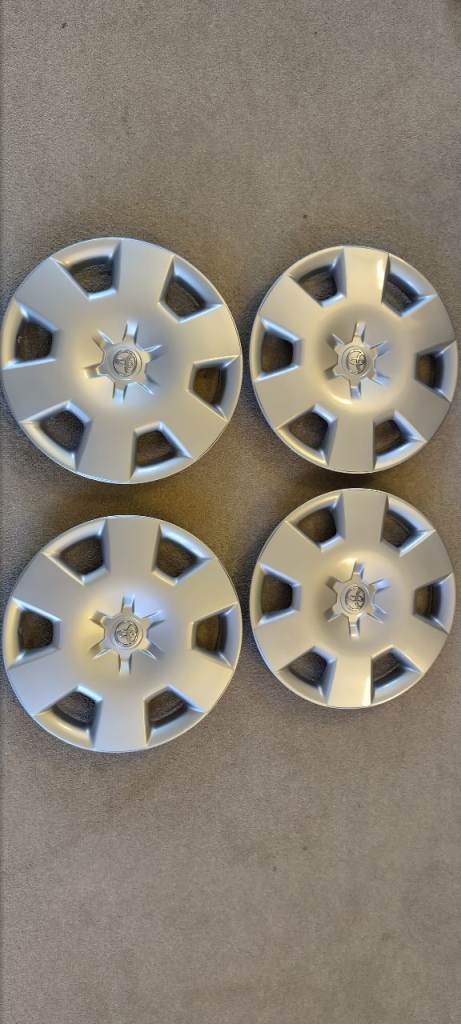 NEW Toyota 15 Wheel Trims Hub Caps UNUSED