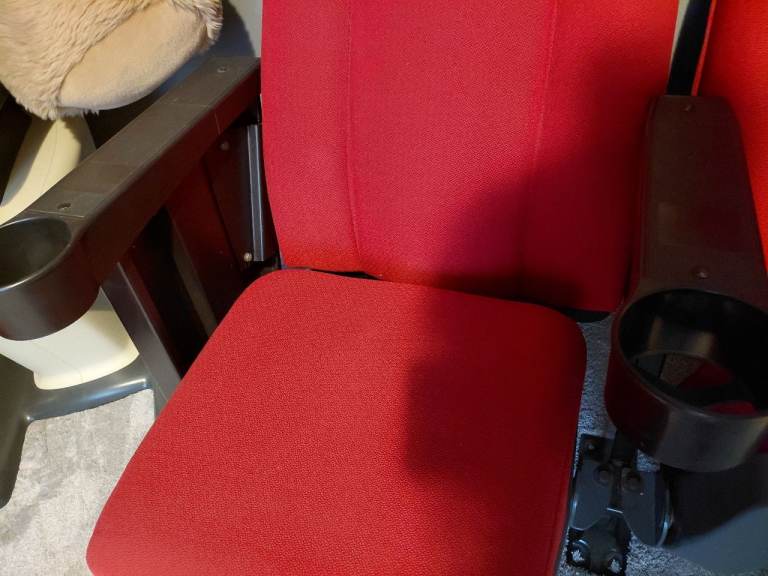 ** Runcorn cineworld cinema chairs & screen 3 star **