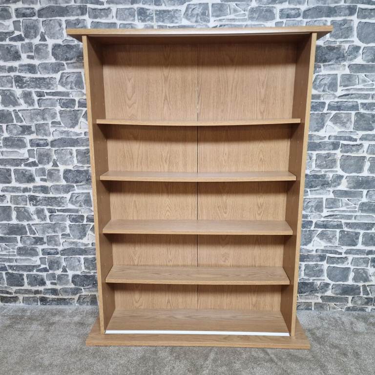 Oak Effect Bookcase with Height Adjustable Shelves