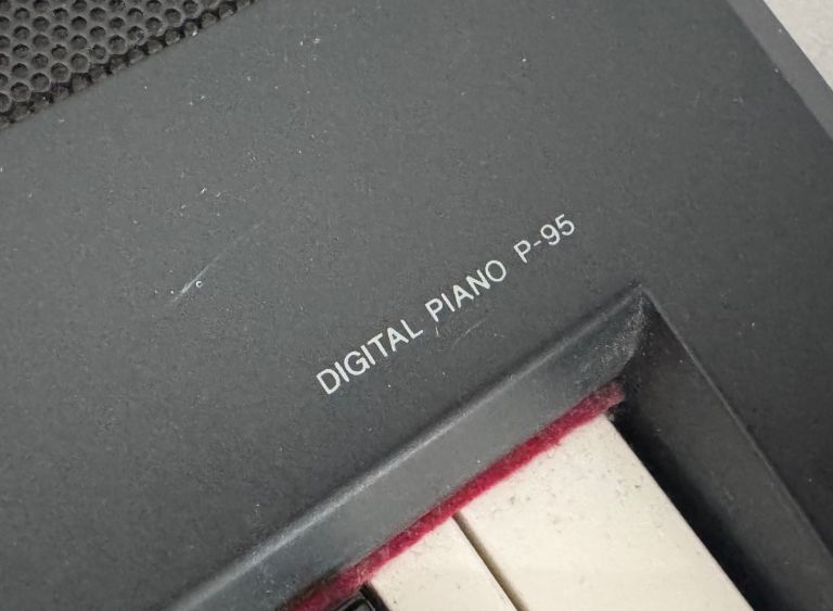 Yamaha Digital Piano P-95 Realistic Feel