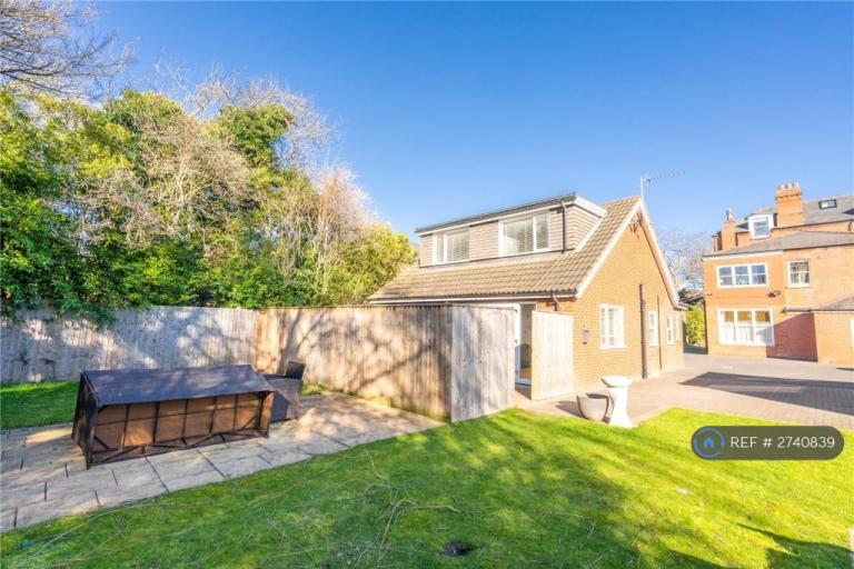 2 bedroom house in Hazelmere House, Grimsby, DN32 (2 bed) (#2740839)