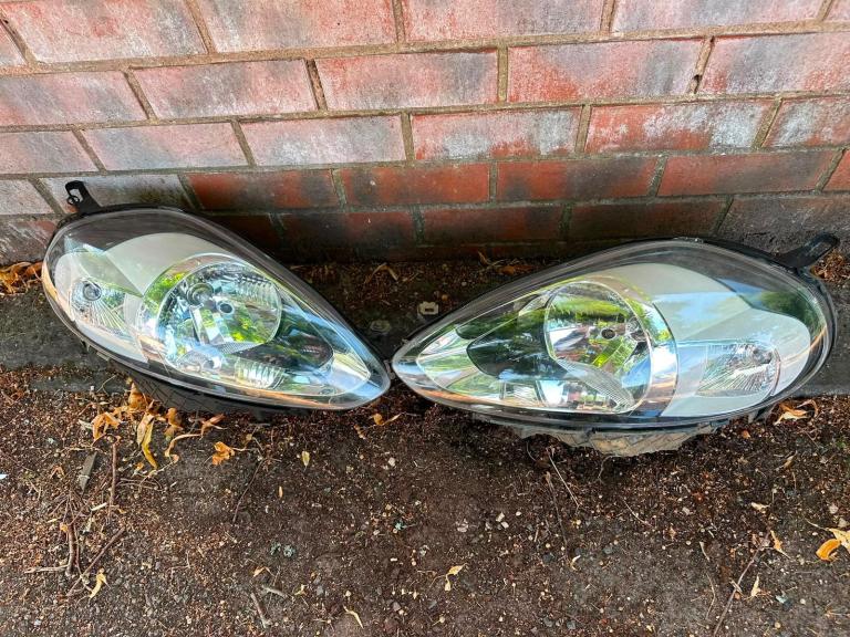 2014 Fiat punto headlights 