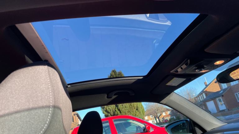 OPEN SUNROOF Volkswagen BEETLE Auto