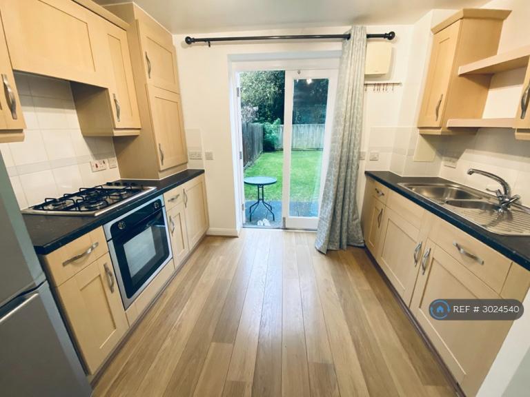 1 bedroom flat in Edward Vinson Drive, Faversham, ME13 (1 bed) (#3024540)