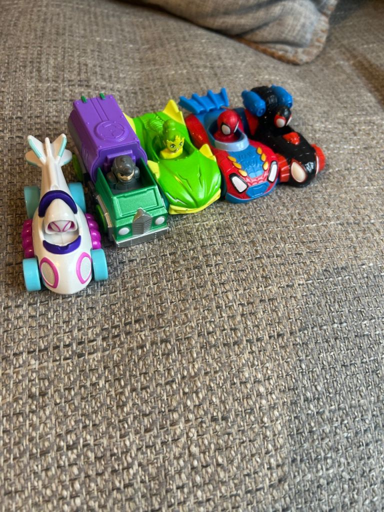 SPIDEY AND FRIENDS CAR SET