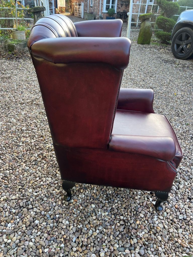 Beautiful Chesterfield Thomas Lloyd Oxblood Leather Queen Anne Chair