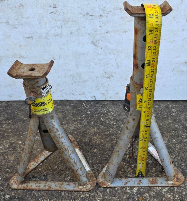 Master Mechanics 1.5T Axle Stands. READ DESCRIPTION PLEASE.