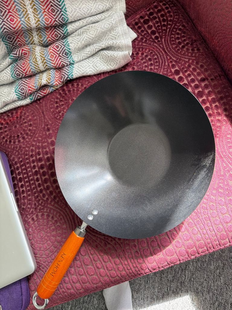 Kitchen Wok with Wooden Handle – Unused