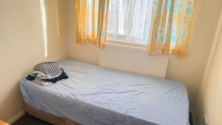 Furnished single room