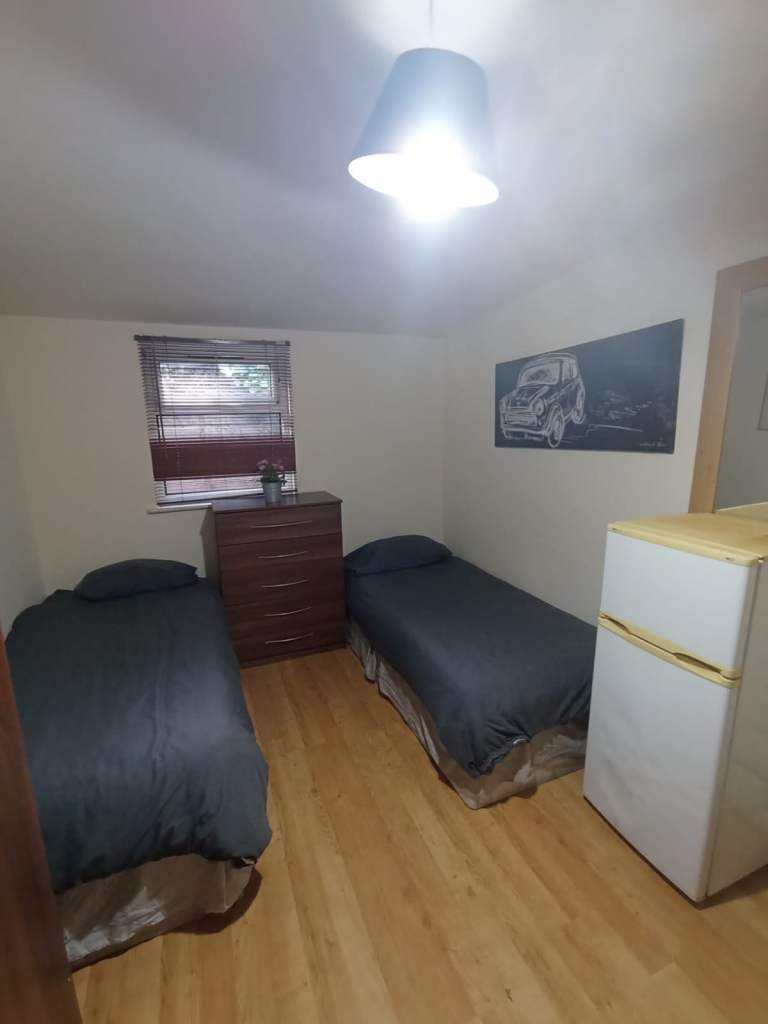 A spacious and bright room to rent in Cricklewood on Anson Road.