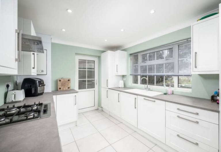 Kitchen with bosch appliances 