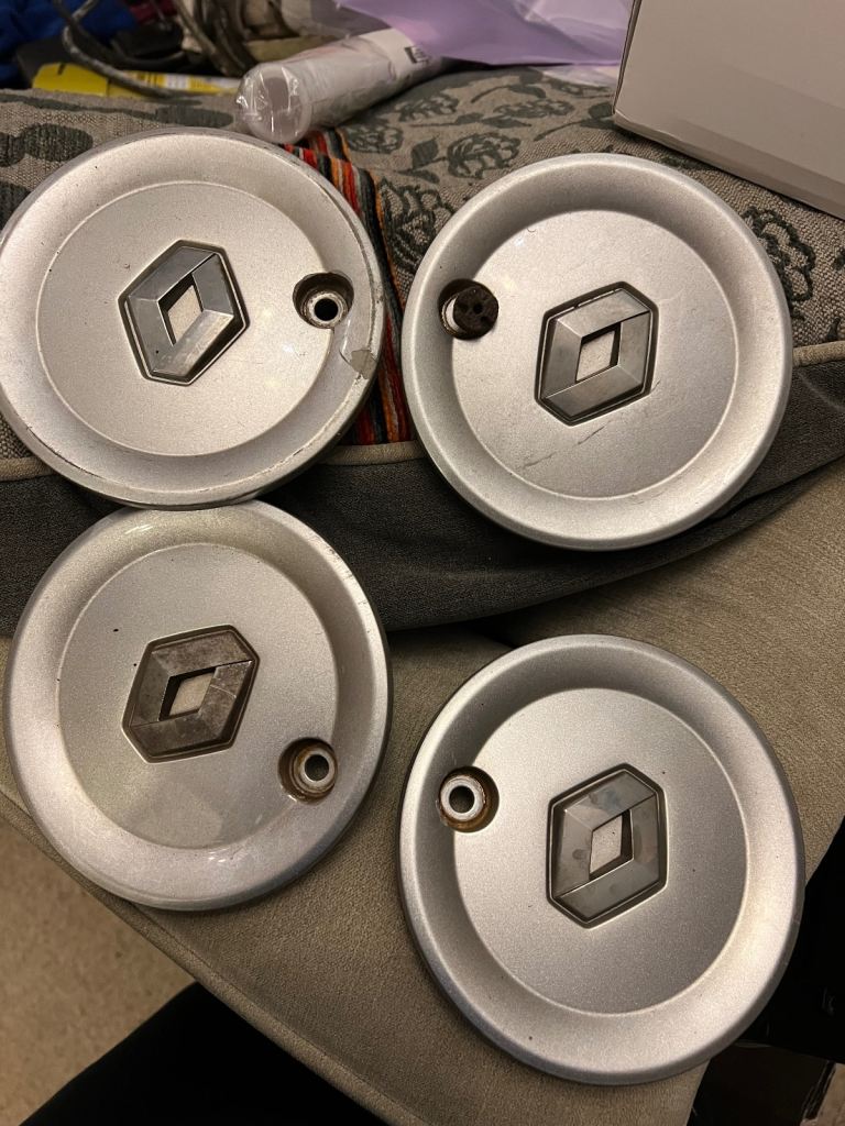 4 x Renault Clio wheel caps 