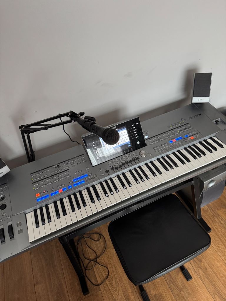 Yamaha tyros 5 76 key keyboard 