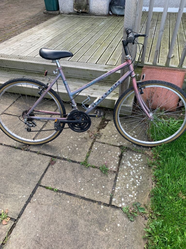 Raleigh Mountain Bike – Multicoloured, Good Condition