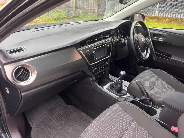 2014 Toyota Auris 1.6 V-Matic Icon 5dr HATCHBACK PETROL Manual