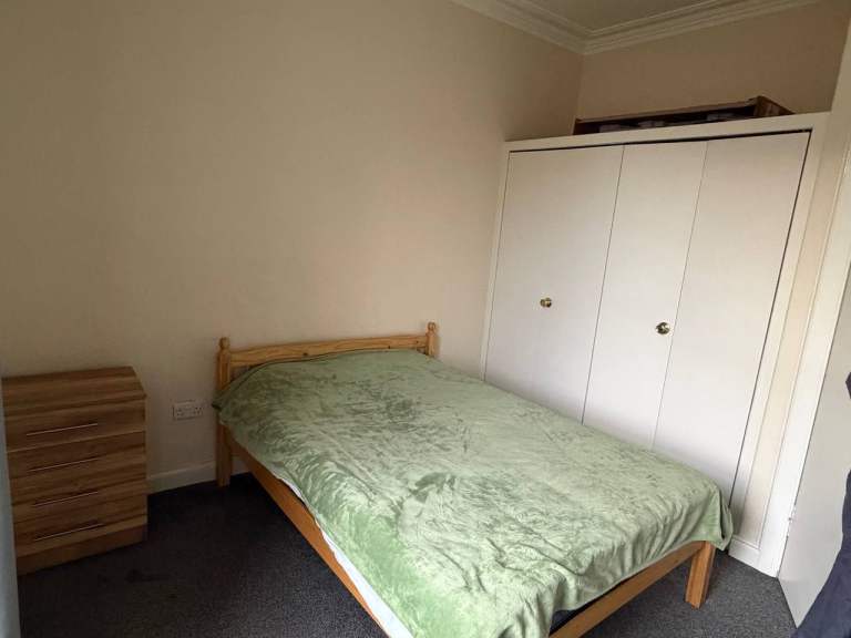 Rent room in a shared flat