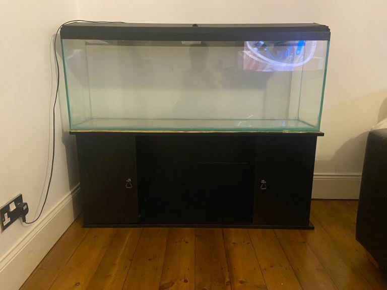 Large Fish Tank & Cabinet – Great Condition