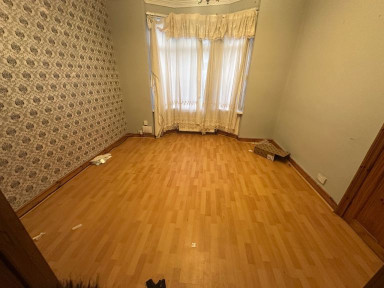 3 bedroom terraced property 