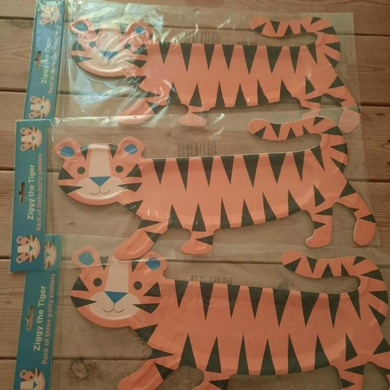 9 x Kids party Platters Tiger design LARGE platters for buffets etc NEW
