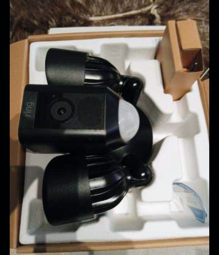 Ring floodlight cam wired plus+Chime pro 