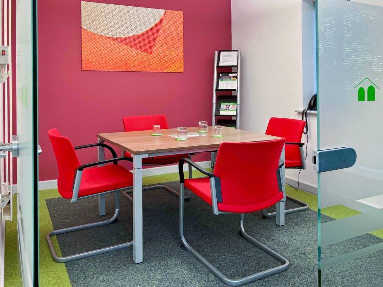 Crawley - RH11 7XX \ Private Office for 3 Workstations Available Now
