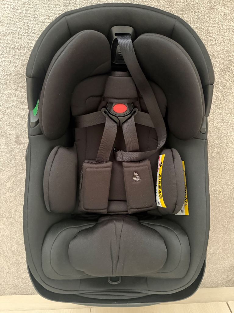 Black Infant Car Seat with Isofix Base – Good Condition