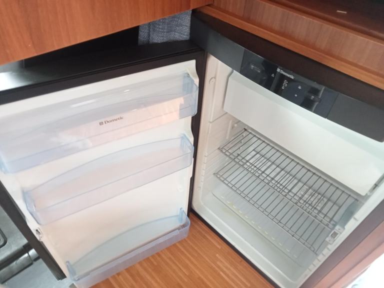  RIMOR 3 TRIMARANO 6 BERTH 12 PLATE 