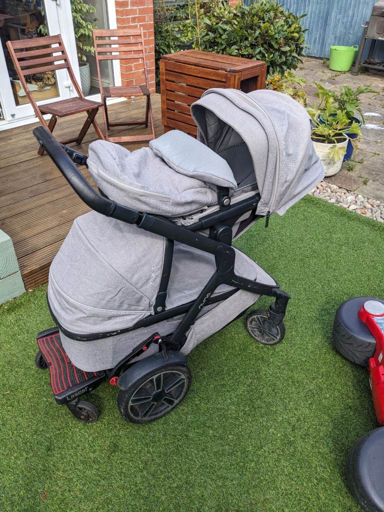 Nuna Demi Grow double buggy pram with buggy board 