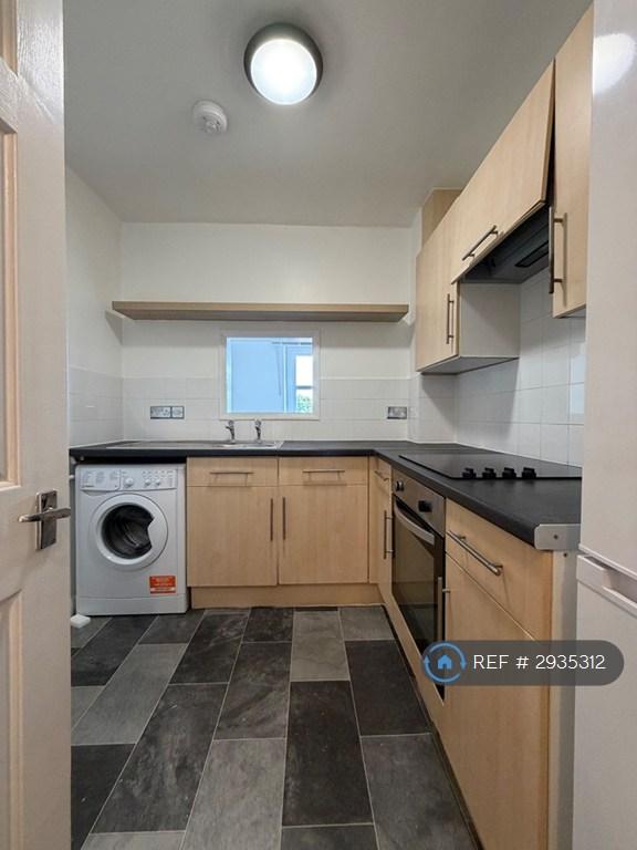 1 bedroom flat in Garnham St, London, N16 (1 bed) (#2935312)