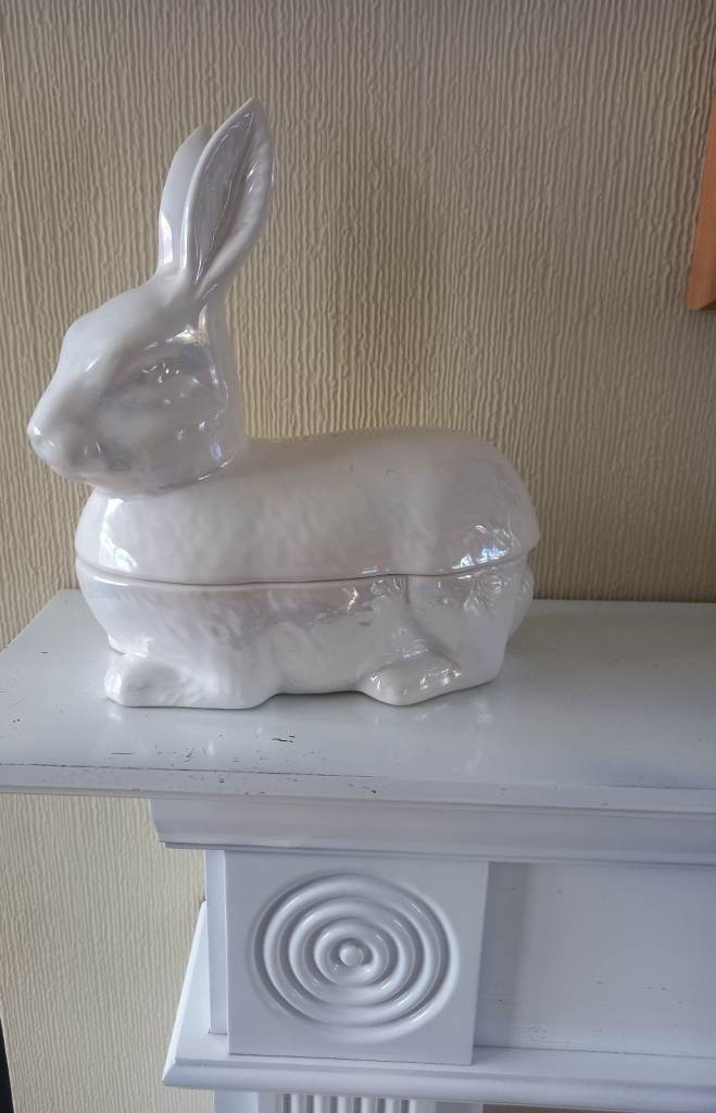 Ceramic rabbit serving dish