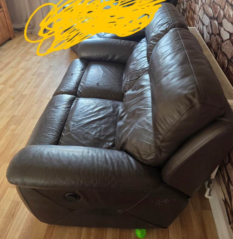 Leather recliner sofa 