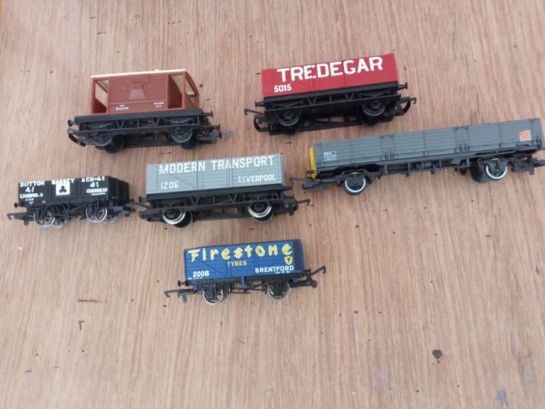 00 gauge assorted items, incl engines, track and more