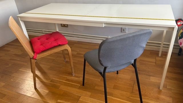 White Extendable Dining Table for 6-8 people & BUNDLE