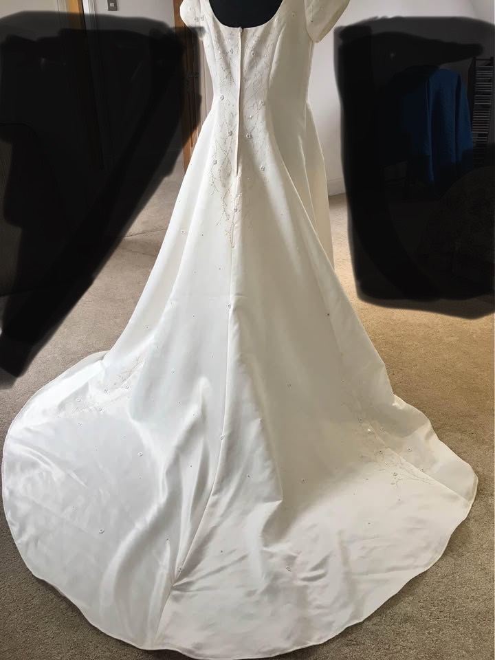 Amanda Wyatt Bridal Wear - Serena Style Wedding Dress Ivory Size 18