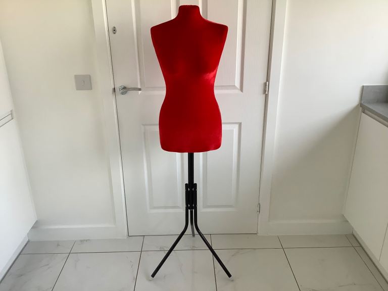 ✅ LADIES/GENTS CLOTHES, SHOES, MANNEQUINS AND ACCESSORIES 