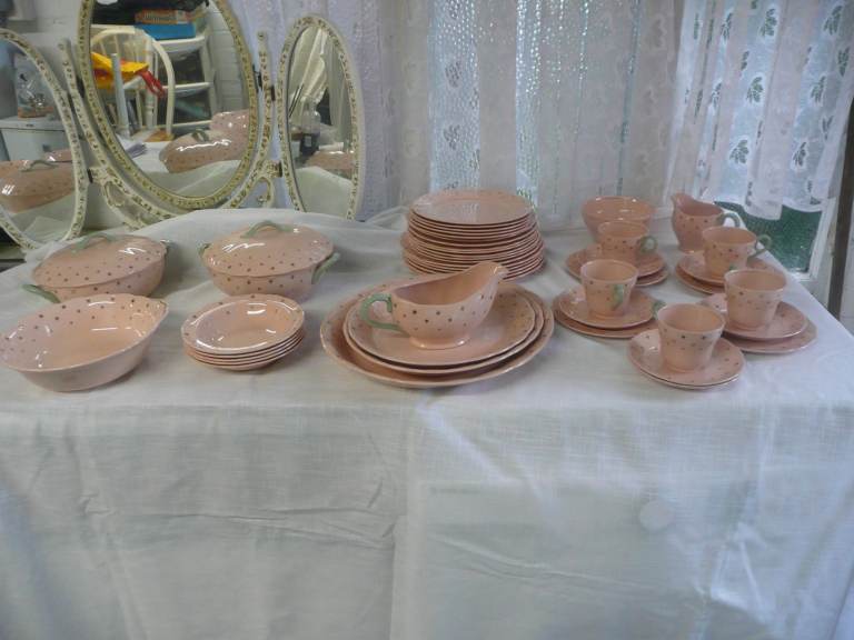Vintage Grindley 1950s Peach Leaf Petal Gold Star Dinnerset/Teaset 