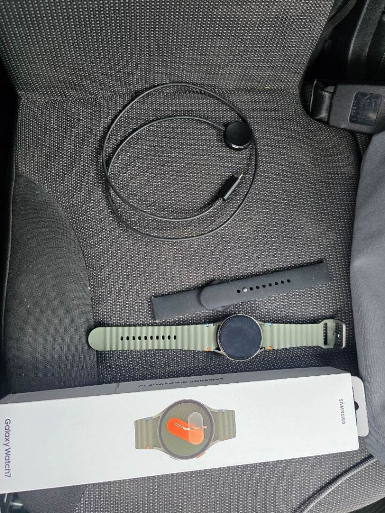 Samsung smart watch 7 like new