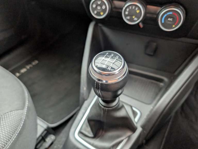 2019 Dacia Duster 1.6 SCe Comfort SUV 5dr Petrol Manual Euro 6 (s/s) (115 ps) - SAT NAV + PAR HAT...