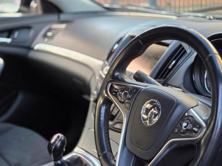 2013 Vauxhall Insignia 2.0 CDTi ecoFLEX Design Nav 5dr [Start Stop] HATCHBACK DIESEL Manual