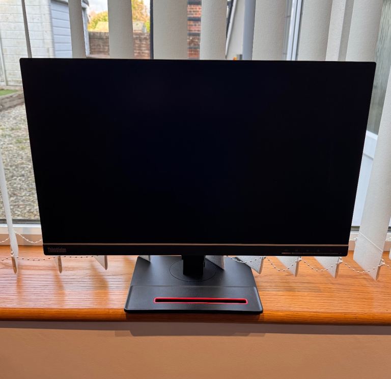 Numerous PC Monitors For Sale (£10-£40) - Lenovo ThinkVision, Samsung, AOC, Acer